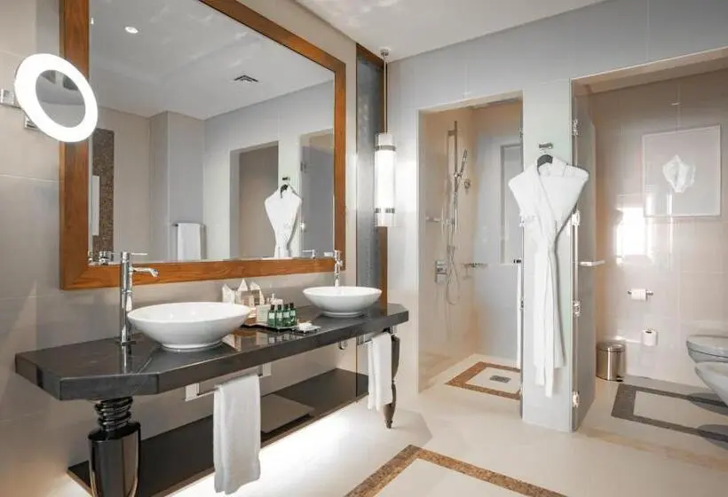 オーシャンビューのプレミアムルーム。, Rixos Marina Abu Dhabi