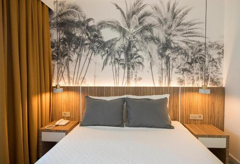 Deluxe-huone, Selluka Buti̇k