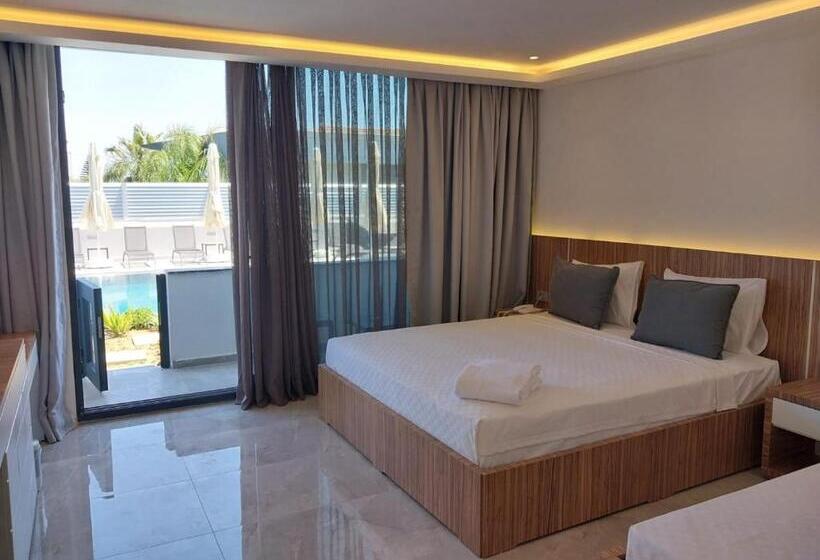 Deluxe Kolmen Hengen Huone, Selluka Buti̇k