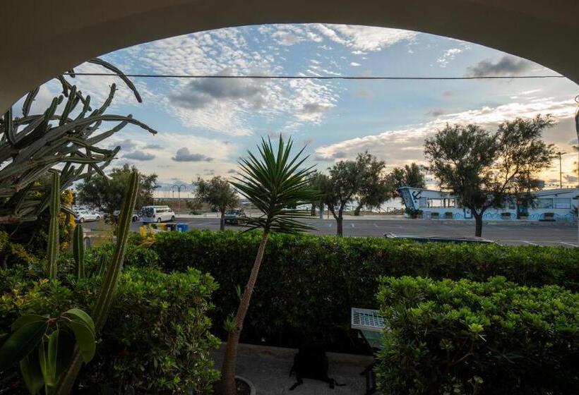 חדר סטנדרט לארבעה נוף לים, Dimora Il Cereus