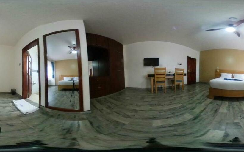 اتاق لوکس, Victoria Mews