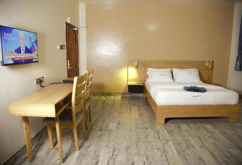 اتاق لوکس, Victoria Mews