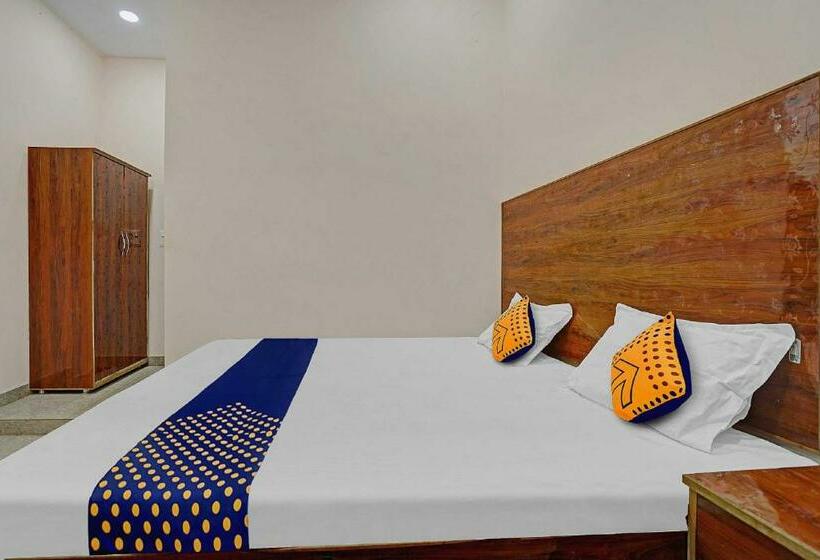 غرفة كلاسيكية ثلاثية, Spot On  Evening Star Inn