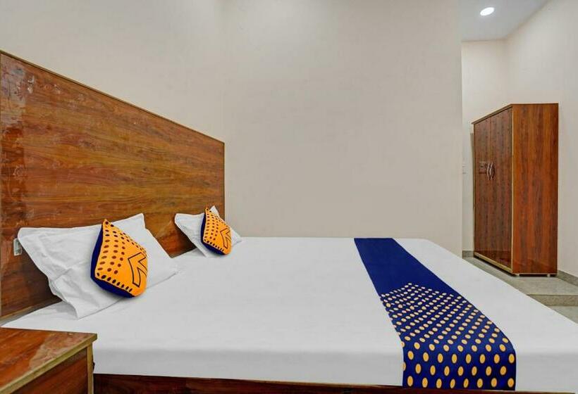 غرفة كلاسيكية ثلاثية, Spot On  Evening Star Inn