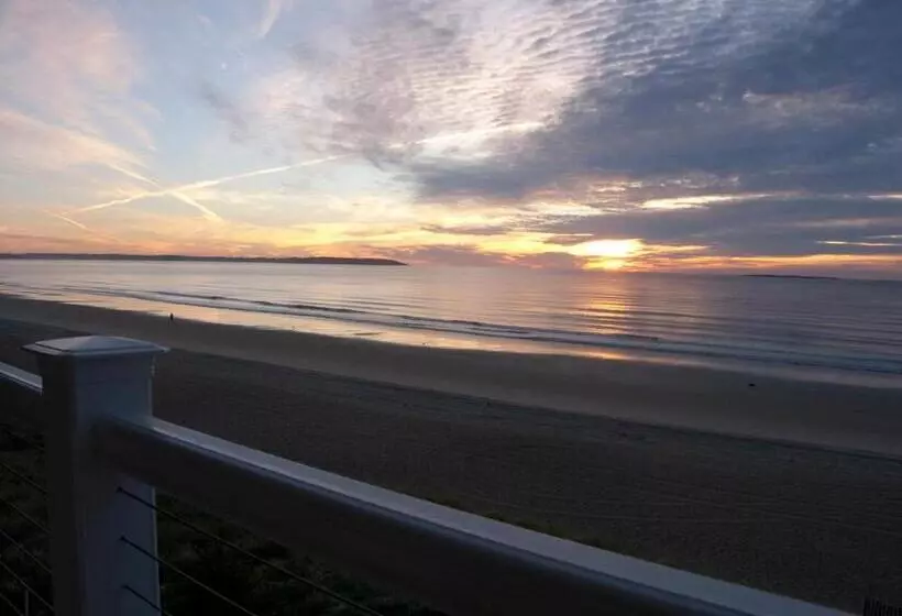デラックススイート, Alouette Beach Resort