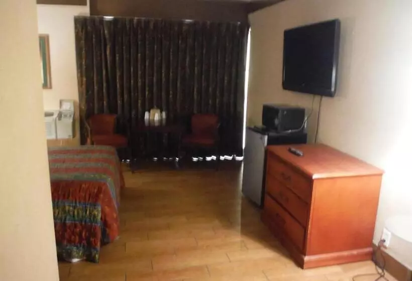 スタンダードルーム, Budgetel Inn & Suites