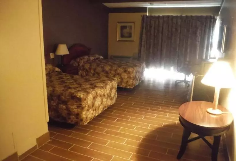 ２ダブルベッドのスタンダードルーム, Budgetel Inn & Suites