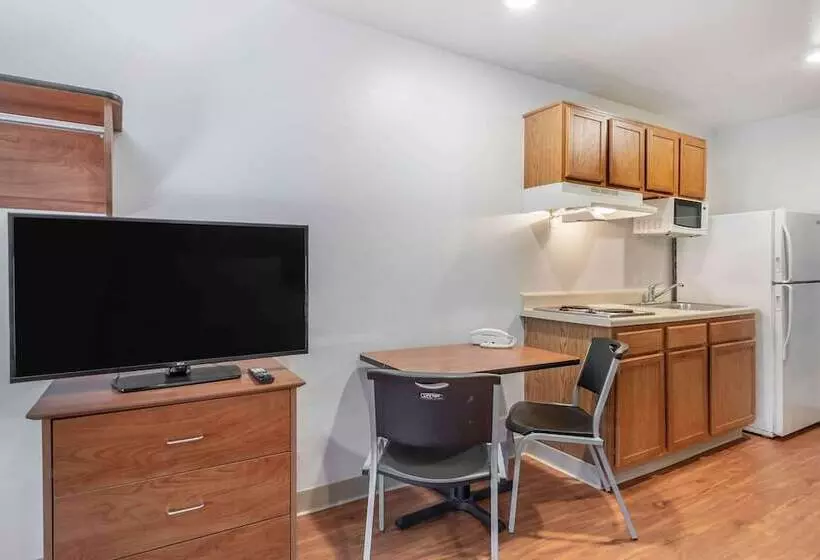 スタンダードスタジオ, Extended Stay America Select Suites Laredo