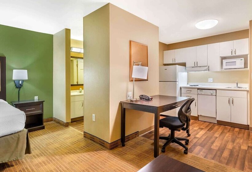 Студия Deluxe, Extended Stay America Suites  Boston  Westborough  Computer Dr