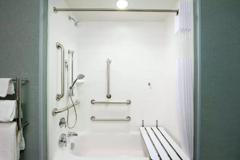 Standard-huone King-vuode, Hampton Inn & Suites York South