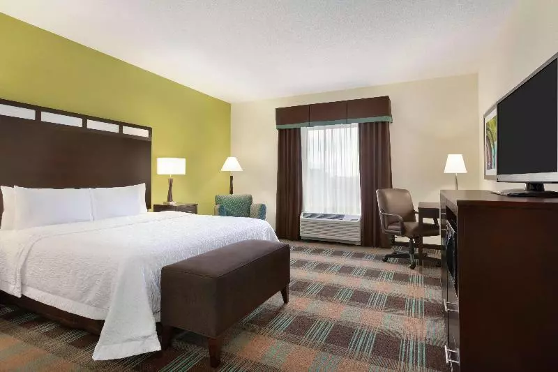 Standard-huone King-vuode, Hampton Inn & Suites York South