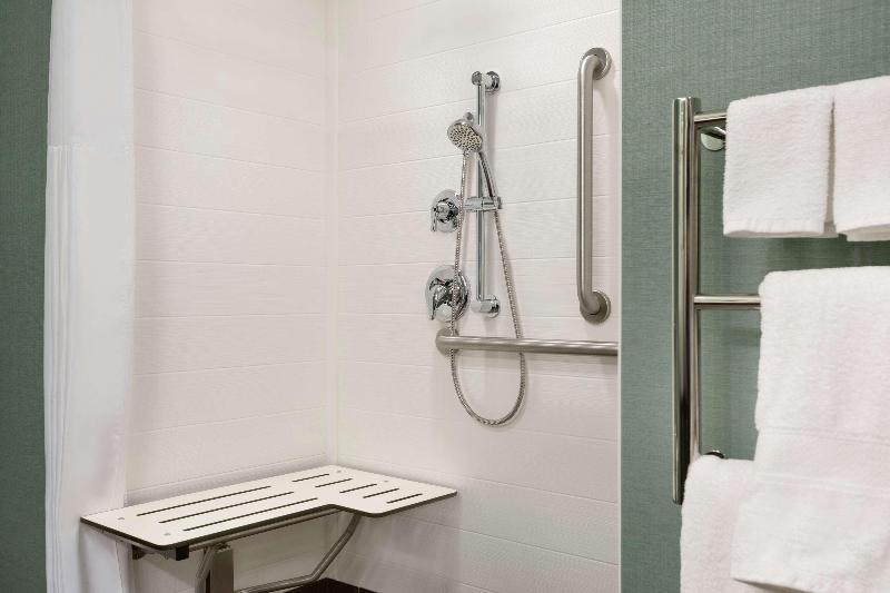 带大床的标准间, Hampton Inn & Suites York South