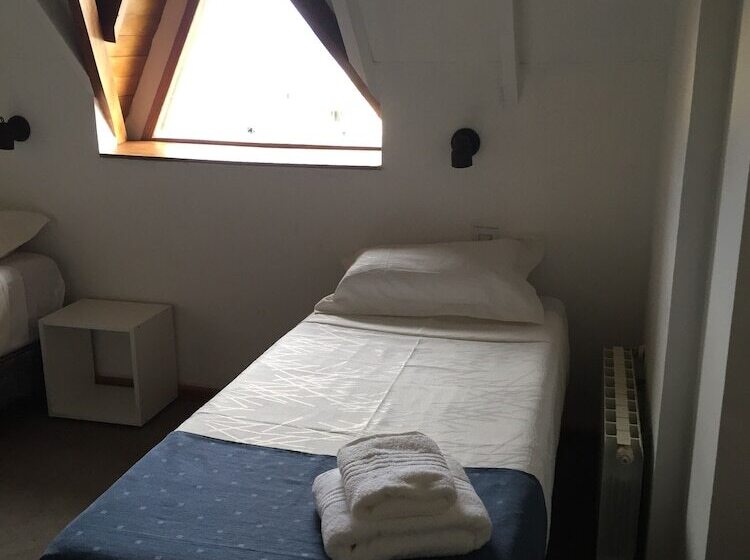 Quarto Quádruplo Estandar, Hosteria Kupanaka