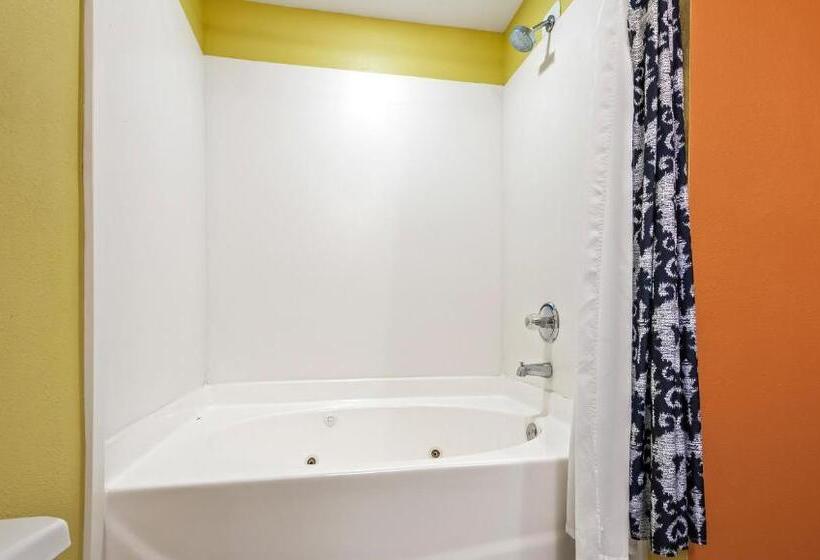Люкс, Magnuson Hotel Wildwood Inn Crawfordville
