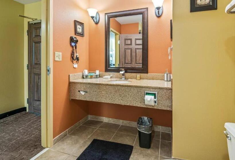 جناح, Magnuson Hotel Wildwood Inn Crawfordville