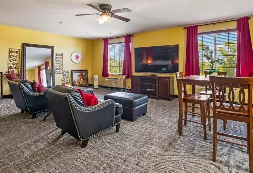スイート, Magnuson Hotel Wildwood Inn Crawfordville