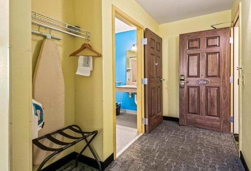 غرفة قياسية سرير ملكى لذوى الإحتياجات الخاصة, Magnuson Hotel Wildwood Inn Crawfordville