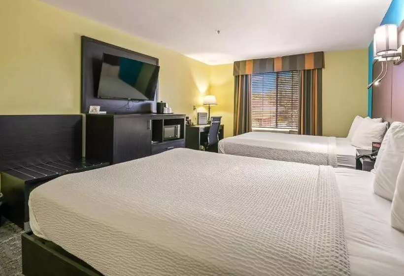 身障者適用クイーンサイズベッドルーム, Magnuson Hotel Wildwood Inn Crawfordville