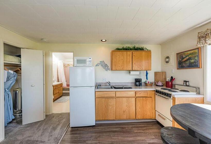 스위트 킹사이즈 침대, Juan De Fuca Cottages