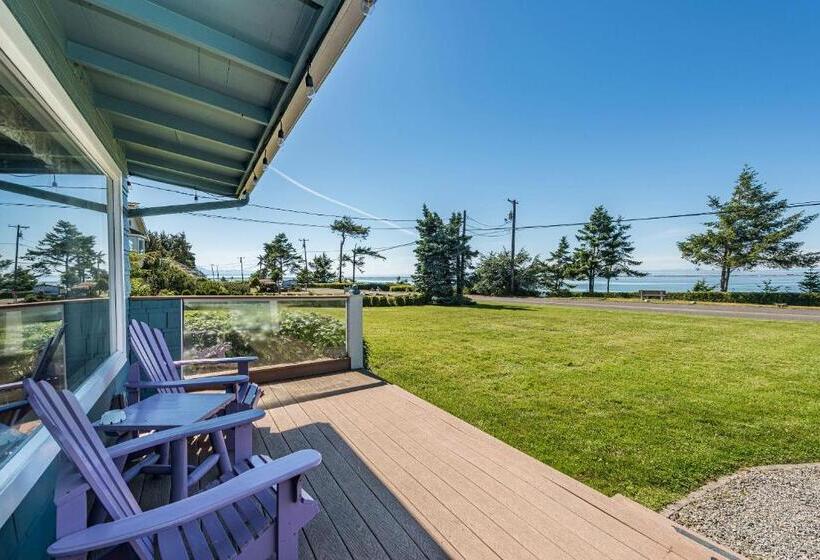 스위트 킹사이즈 침대, Juan De Fuca Cottages
