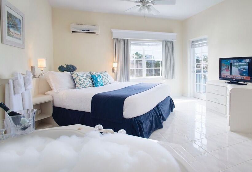 سوئیت دلوکس 2 خوابه, Sandyport Beach Resort