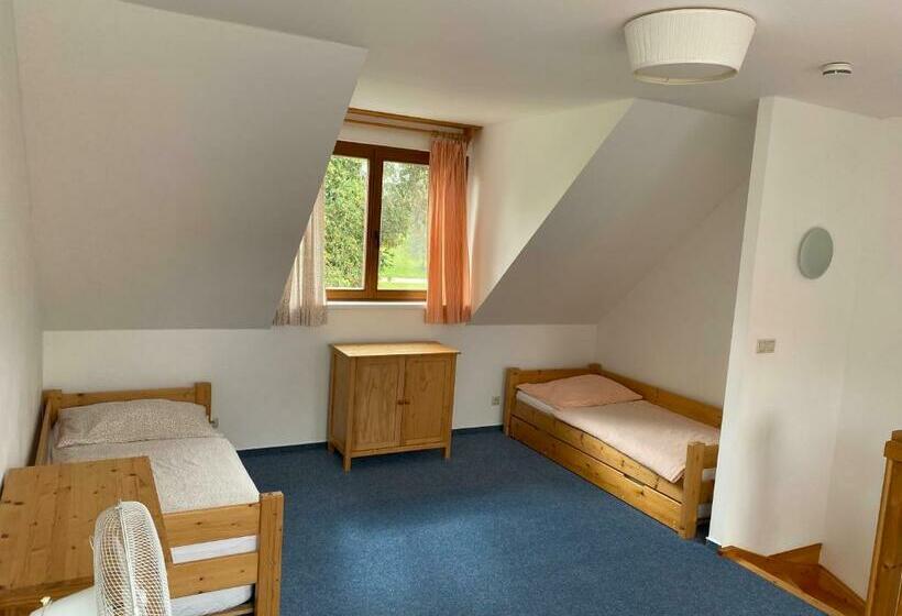 Апартаменты 1 Спальня Вид на Сад, Apartmány Za Humny