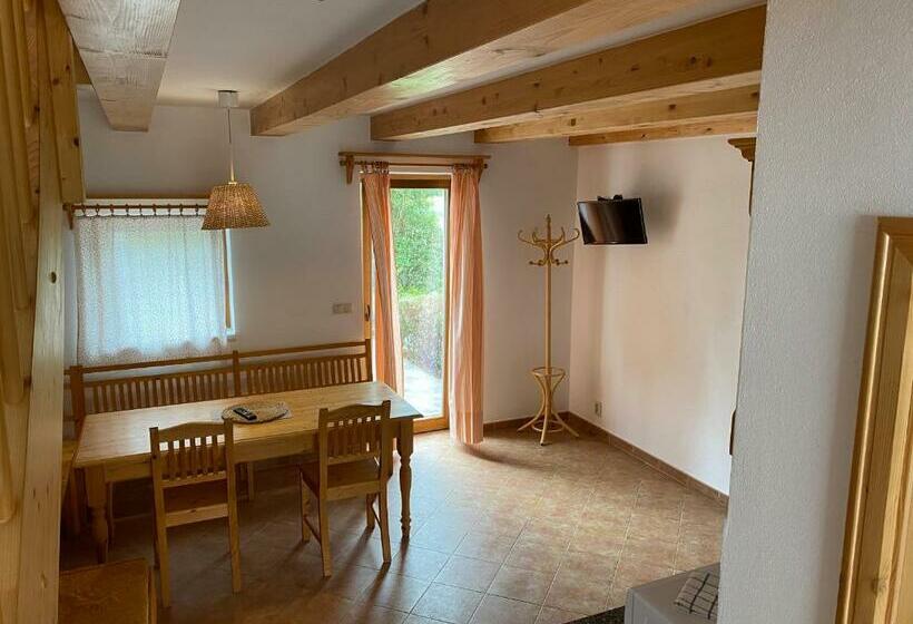 Апартаменты 1 Спальня Вид на Сад, Apartmány Za Humny