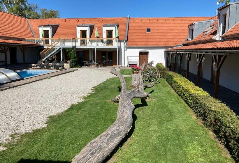 Апартаменты 1 Спальня с Террасой, Apartmány Za Humny