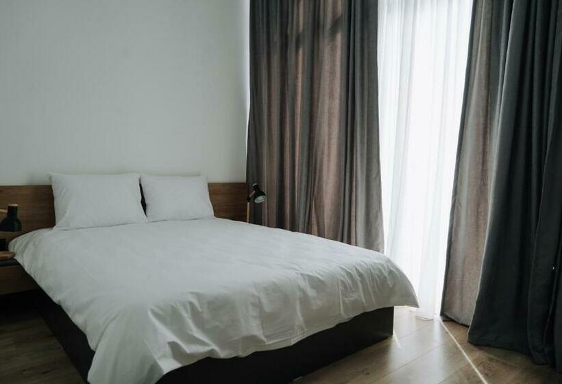 اتاق استاندارد با بالکن, Elsi