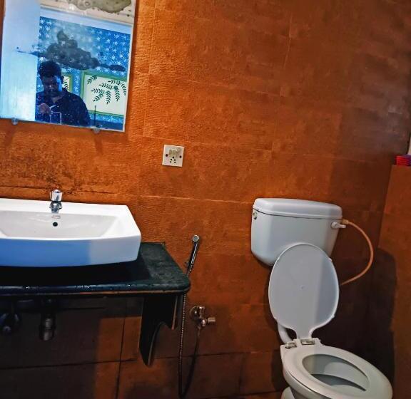 디럭스 트리플 룸, Staymaker 7th Heaven Holiday Resort