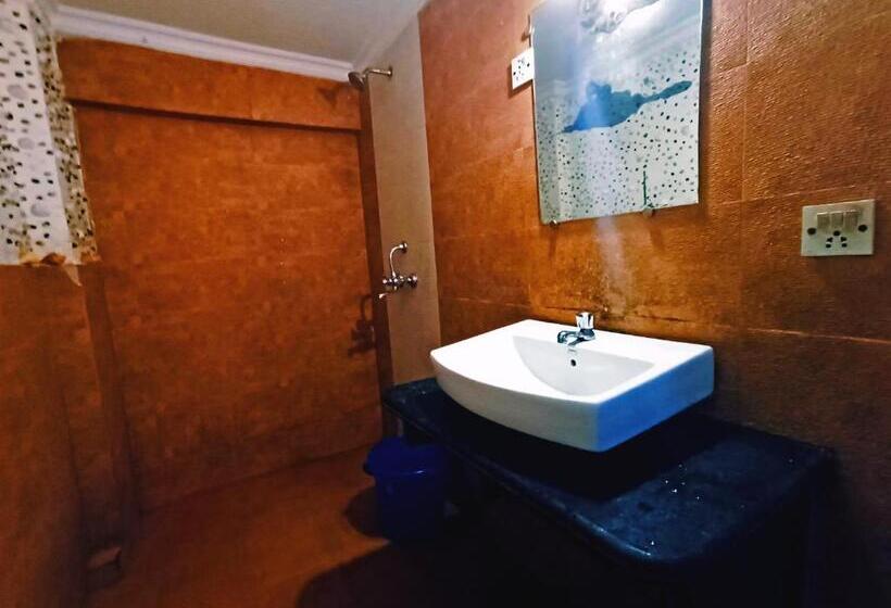 Трехместный Номер Deluxe, Staymaker 7th Heaven Holiday Resort