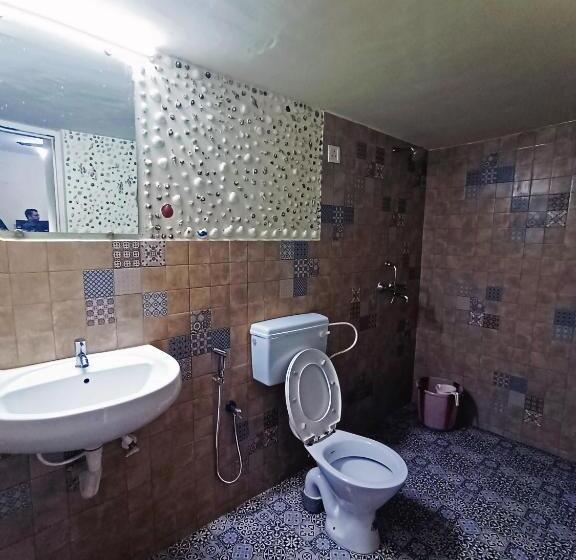 디럭스 트리플 룸, Staymaker 7th Heaven Holiday Resort