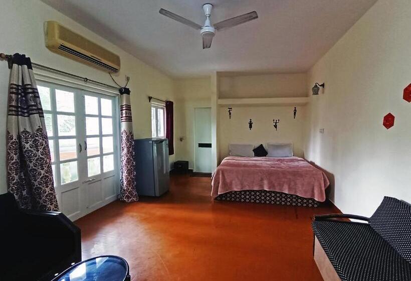 디럭스 트리플 룸, Staymaker 7th Heaven Holiday Resort