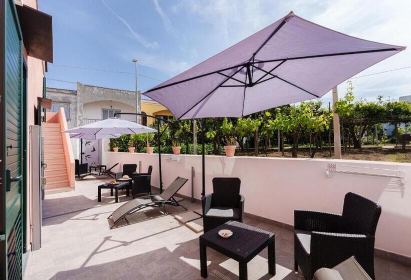 اتاق استاندارد, Le Rondinelle Rooms