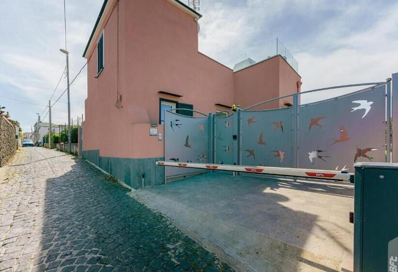 اتاق سه نفره سوپریور با چشمانداز دریا, Le Rondinelle Rooms