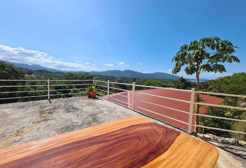 غرفة قياسية ثلاثية, La Casa Del Conde