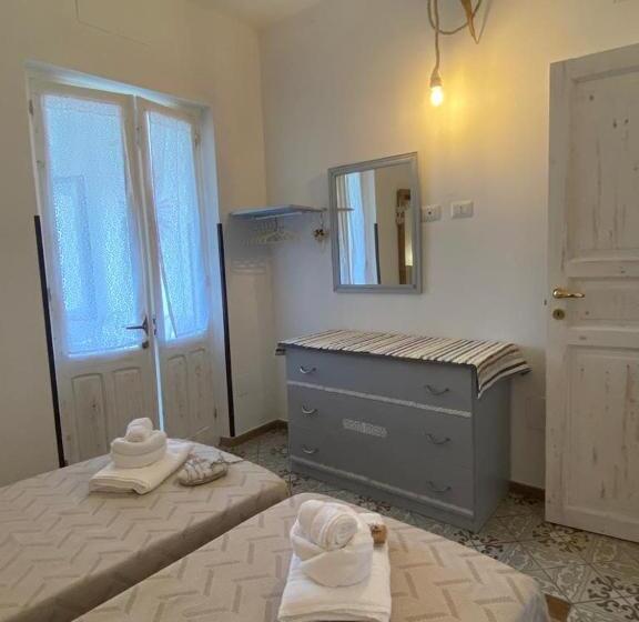 غرفة قياسية ثلاثية, Steddueoro