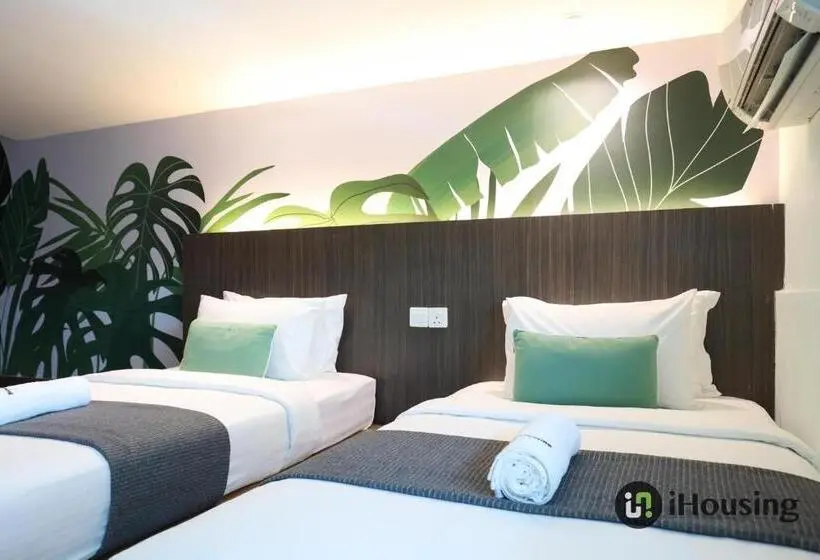 اتاق خانوادگی, Trevor Hotel By I Housing