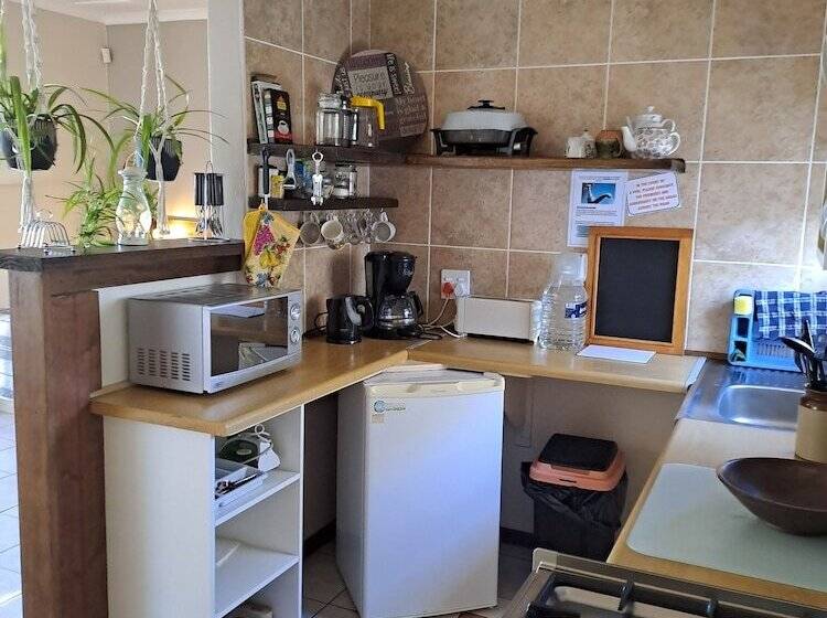 Номер Стандарт, A1 Kynaston Self Catering Or Bed And Breakfast