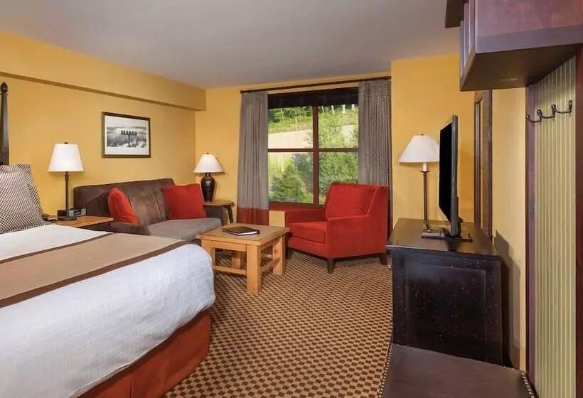 キングサイズベッドのデラックスルーム, Bear Creek Mountain Resort