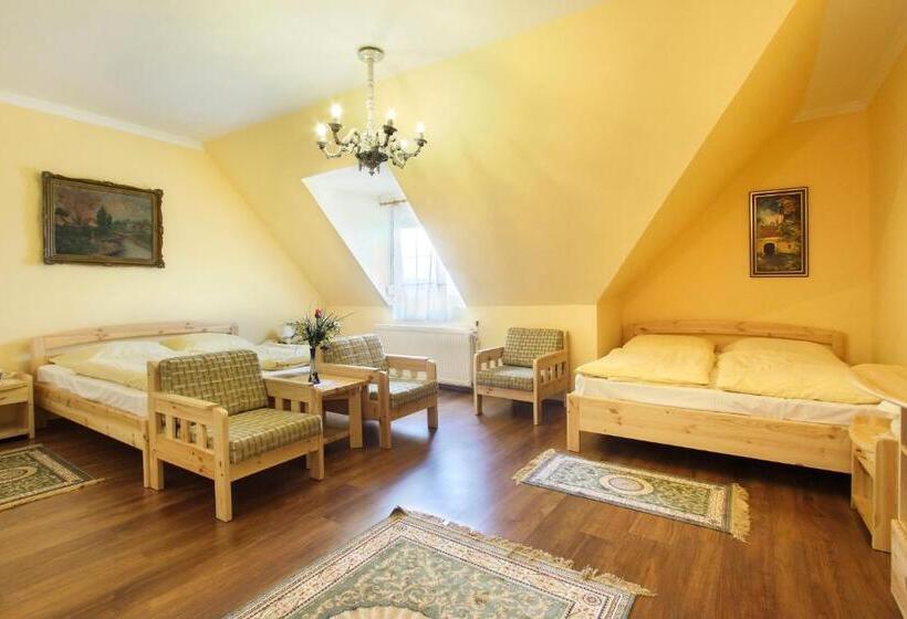 4인용 스탠다드 룸, Barokk