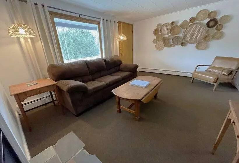 デラックススイート, Berkshire Valley Inn