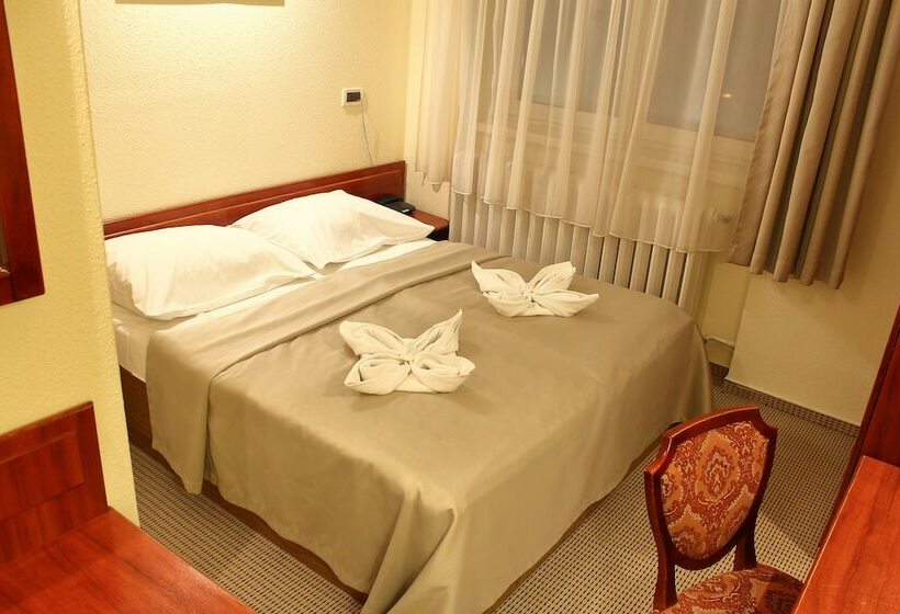 싱글 기본룸, Central