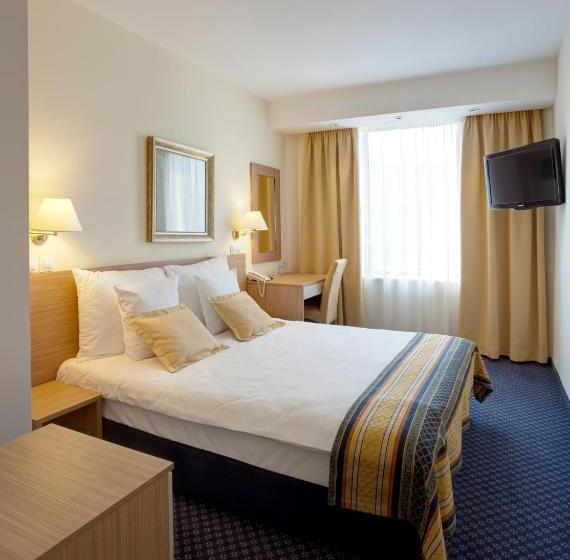 اتاق استاندارد, Monogram Park