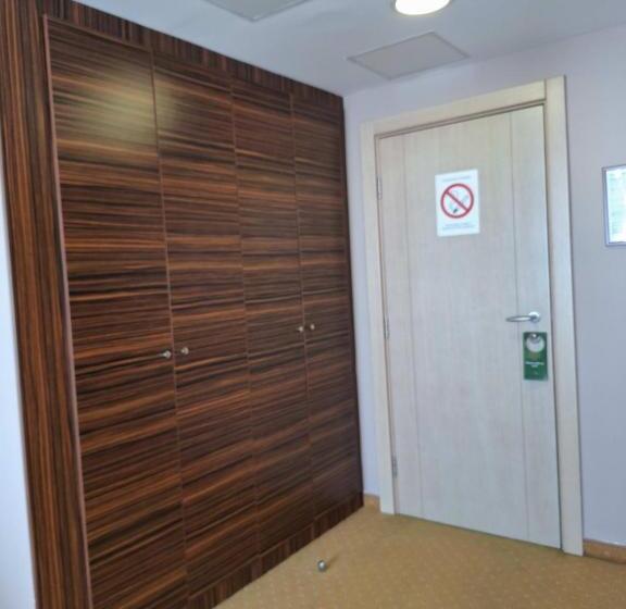 اتاق لوکس با بالکن, Monogram Park