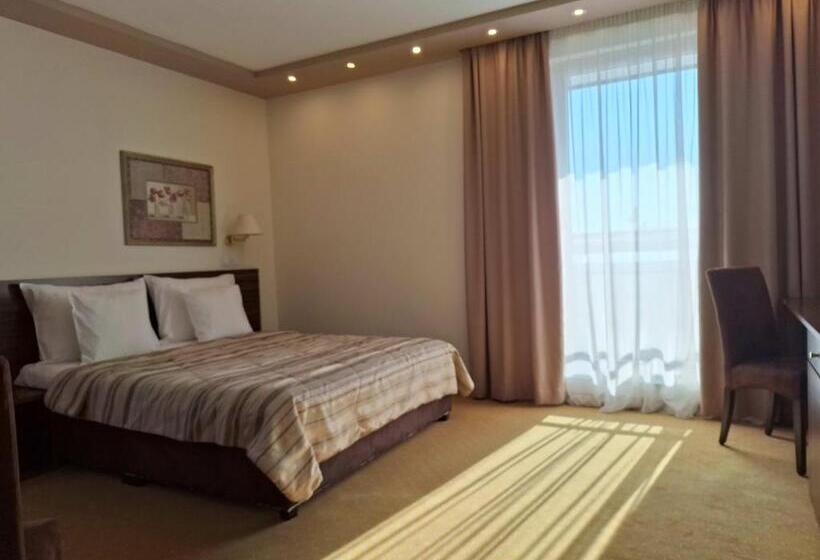 اتاق لوکس با بالکن, Monogram Park