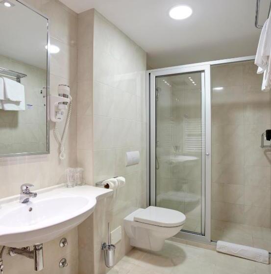 اتاق لوکس با بالکن, Monogram Park