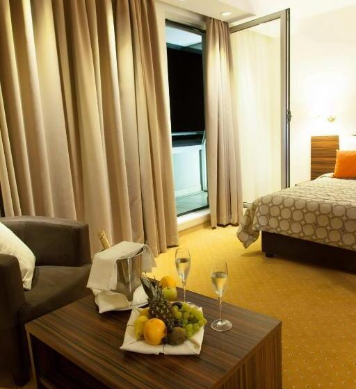 اتاق لوکس با بالکن, Monogram Park