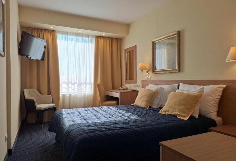 اتاق سوپریور, Monogram Park