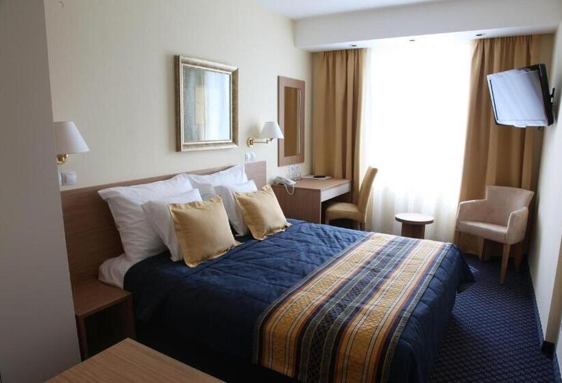 اتاق سوپریور, Monogram Park